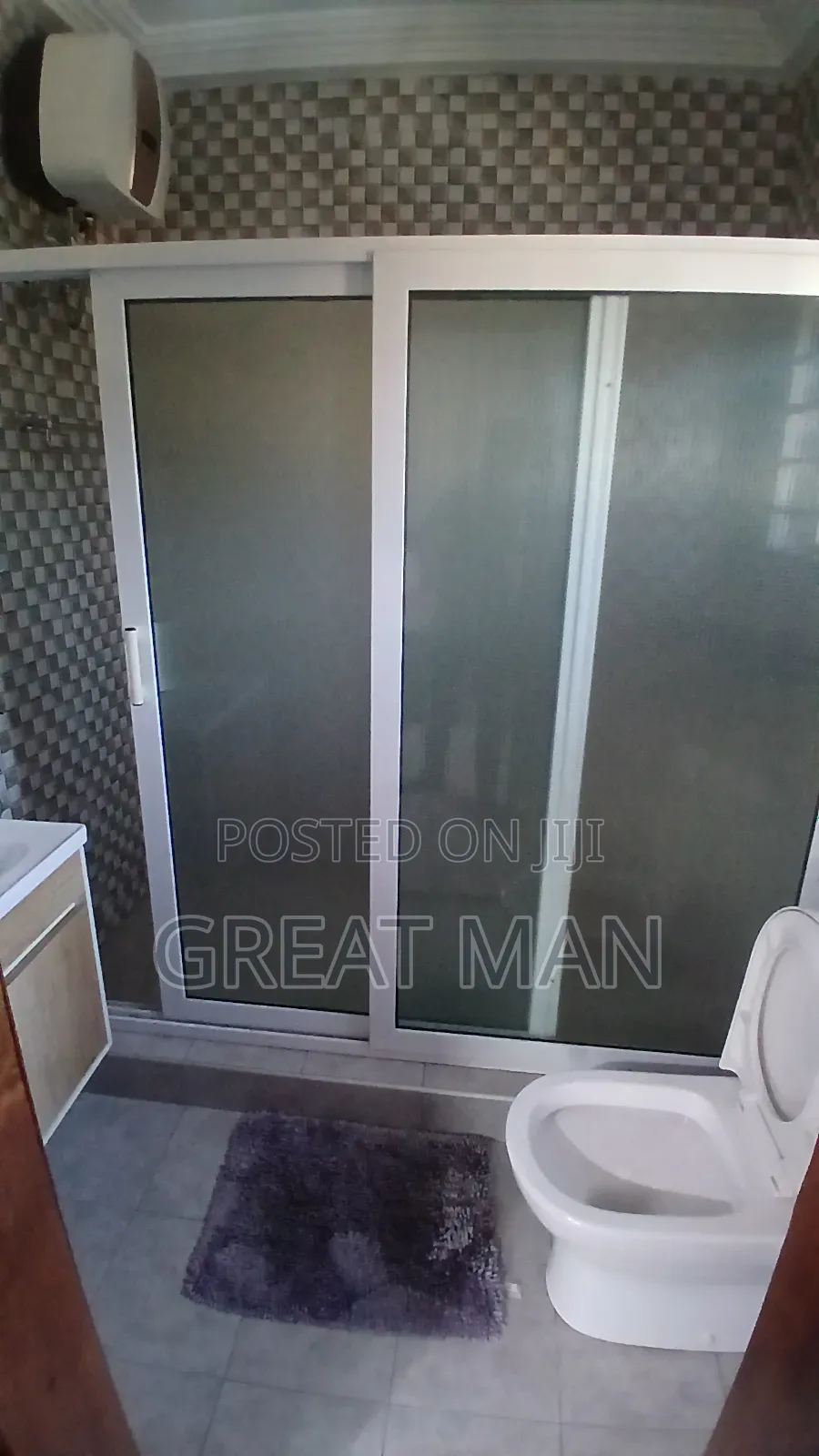 Furnished 3bdrm Apartment in Kokomlemle for Rent