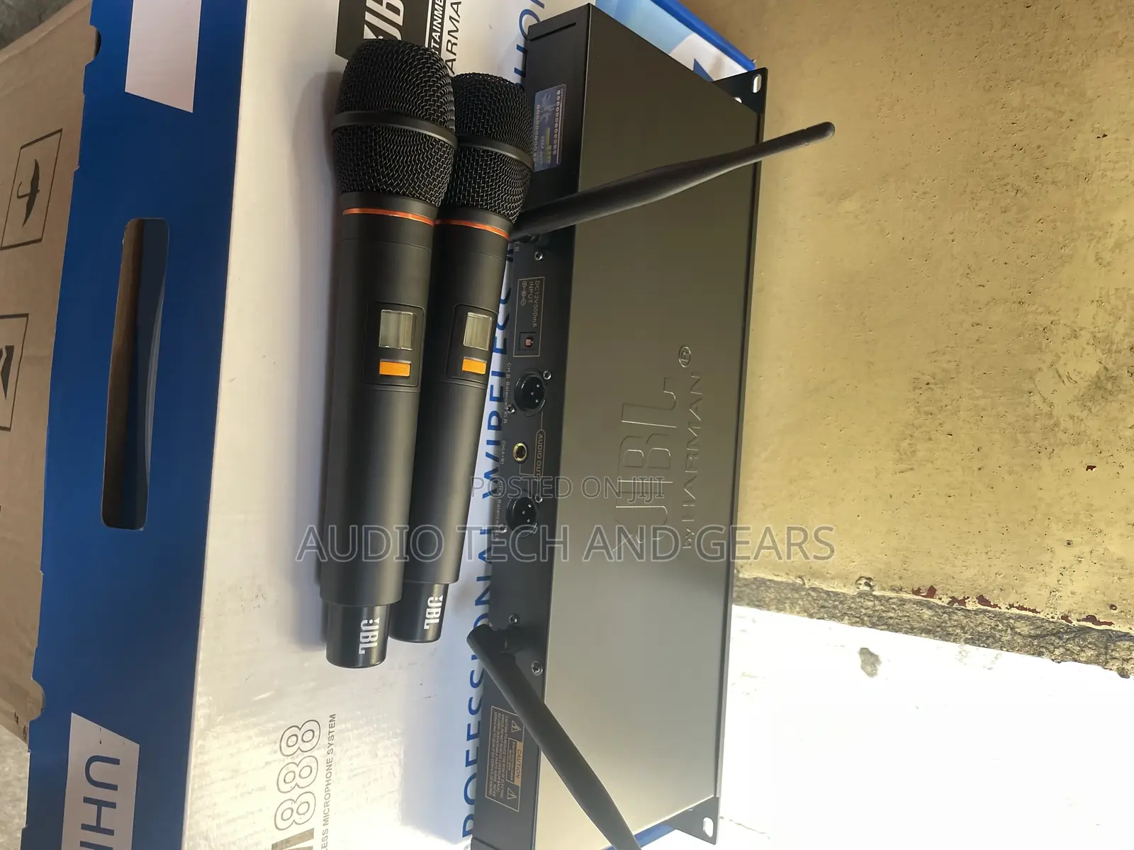 JBL Vm888 2in1 Wireless Microphone