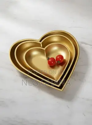 Heart-Shaped Decorative Serving Tray - MDF Wood Plate. Ghx7535