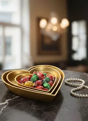 Heart-Shaped Decorative Serving Tray - MDF Wood Plate. Ghx7535
