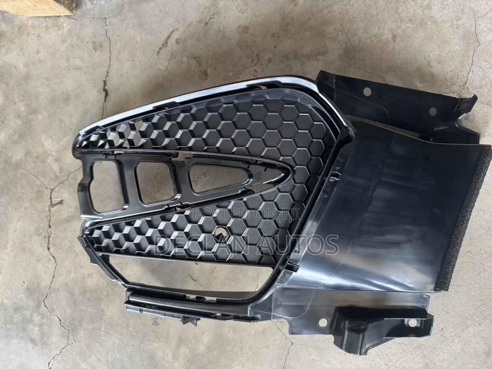 Genuine Oem Acura Rdx 2019-21 Front Bumper Garnish Right Passenger