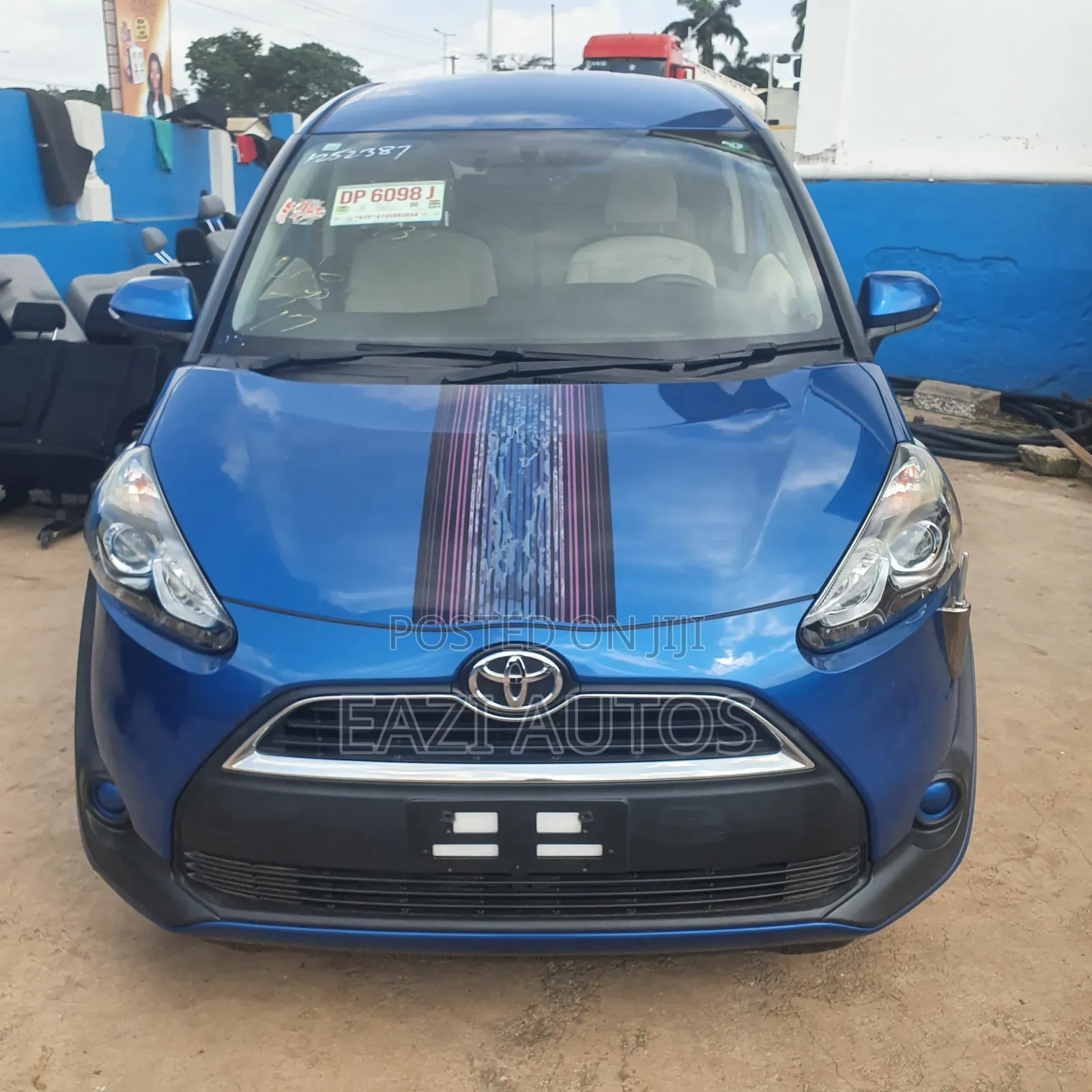 Toyota Sienta 2016 Blue