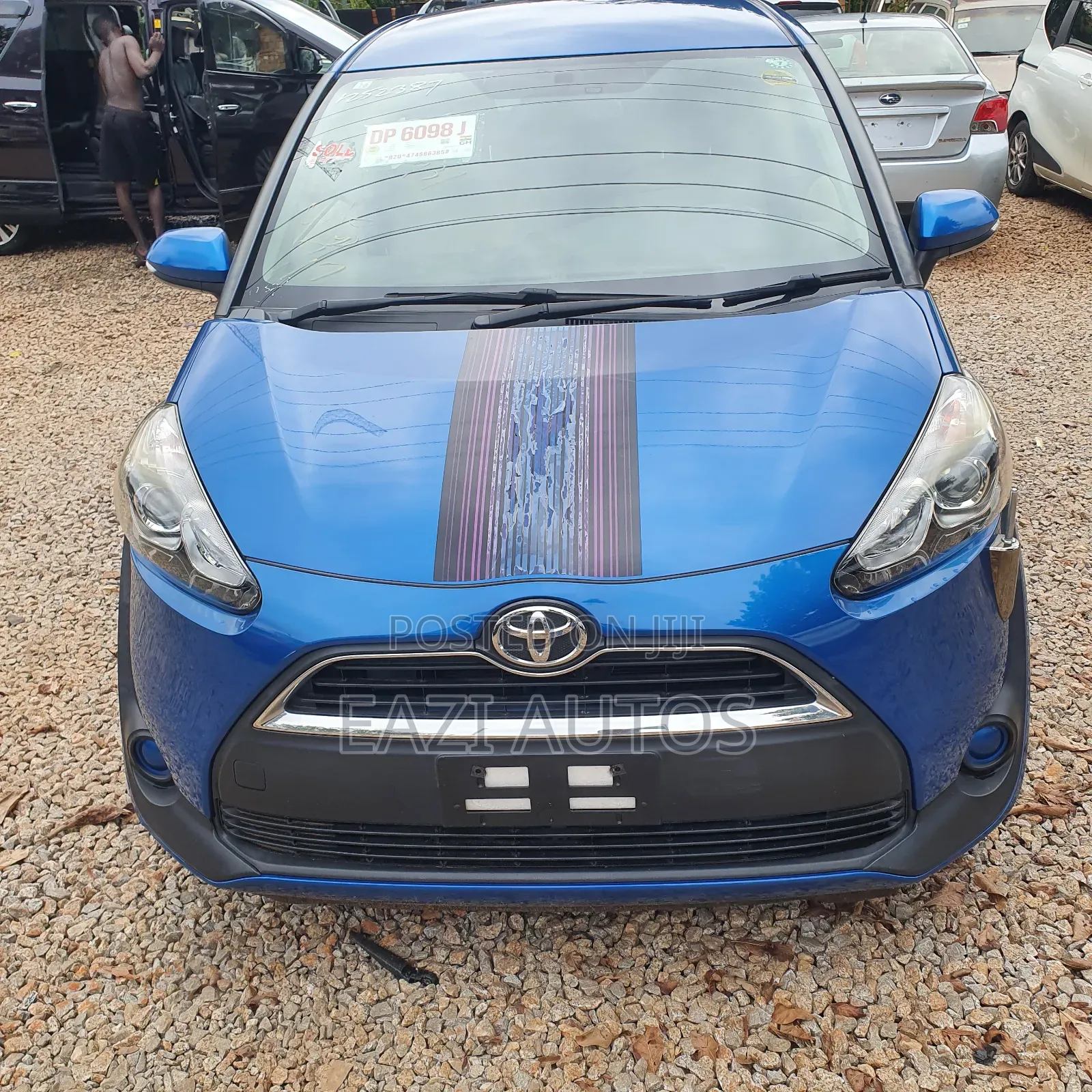 Toyota Sienta 2016 Blue