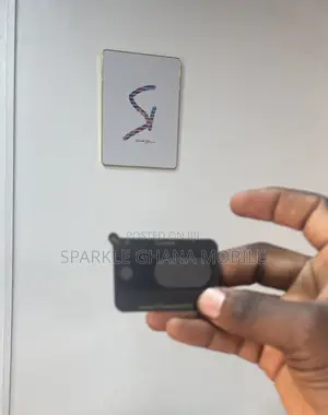 Google Pixel 8 Camera Lens Available