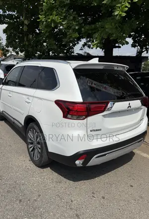 Mitsubishi Outlander SEL FWD 2019 White