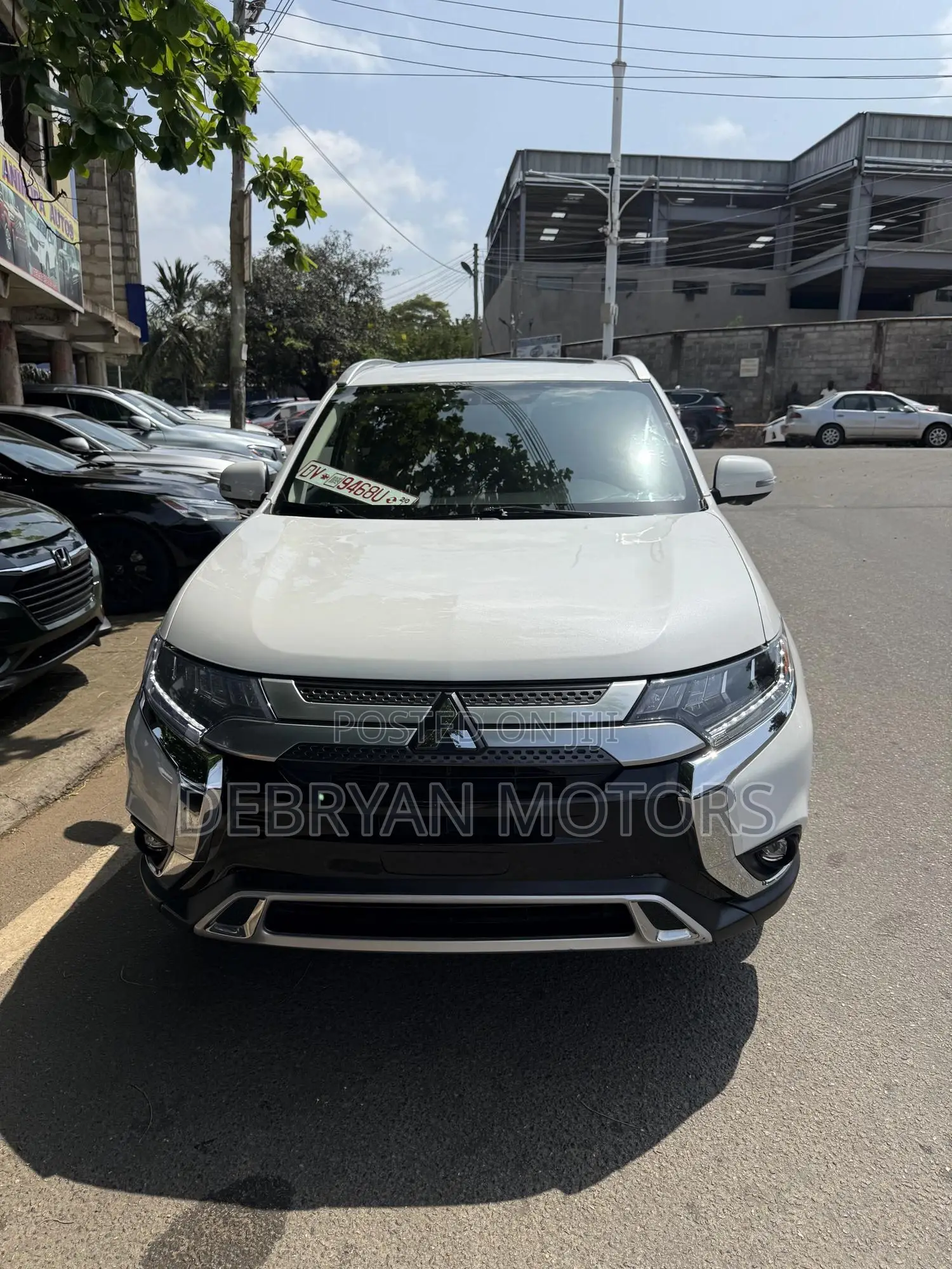 Mitsubishi Outlander SEL FWD 2019 White