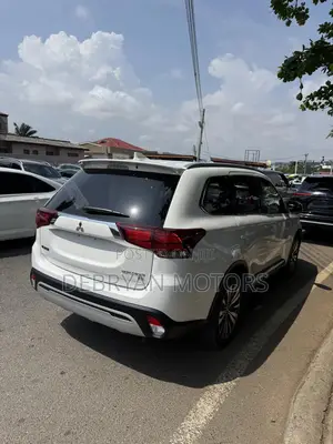 Mitsubishi Outlander SEL FWD 2019 White