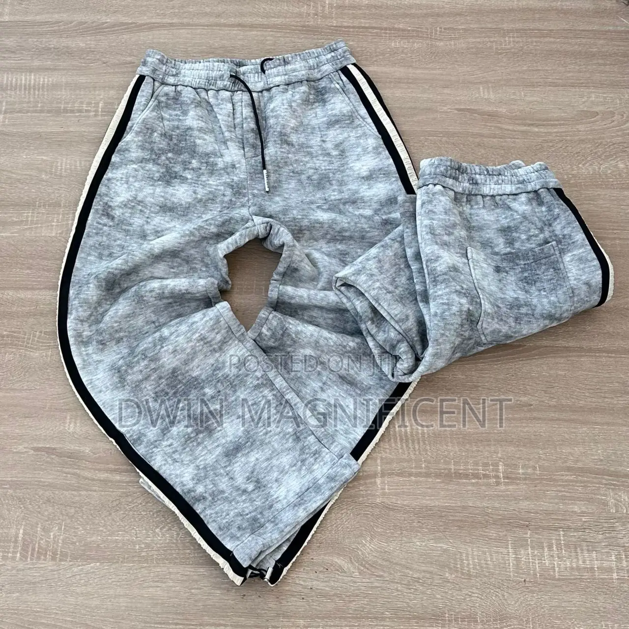 100% Thick Jogger Pants