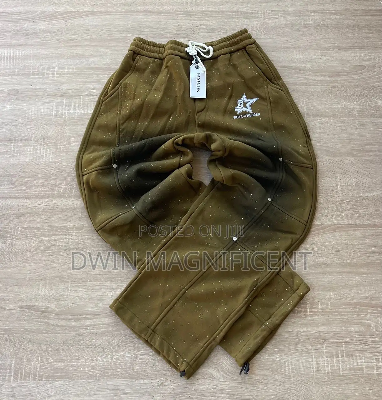 100% Thick Jogger Pants