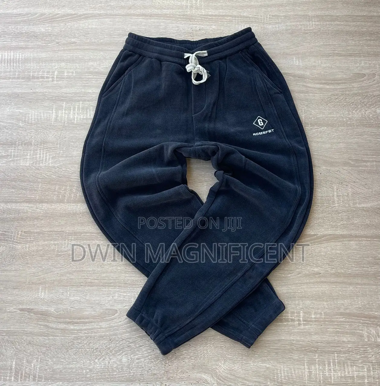 100% Thick Jogger Pants