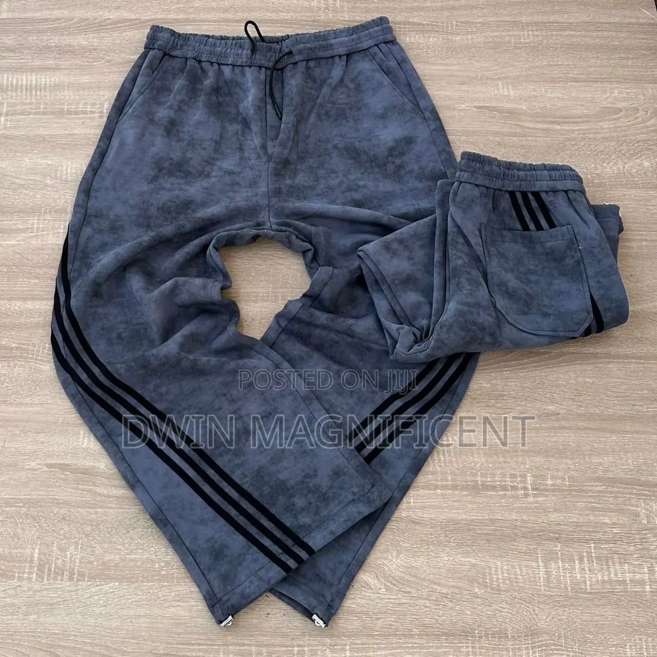 100% Thick Jogger Pants