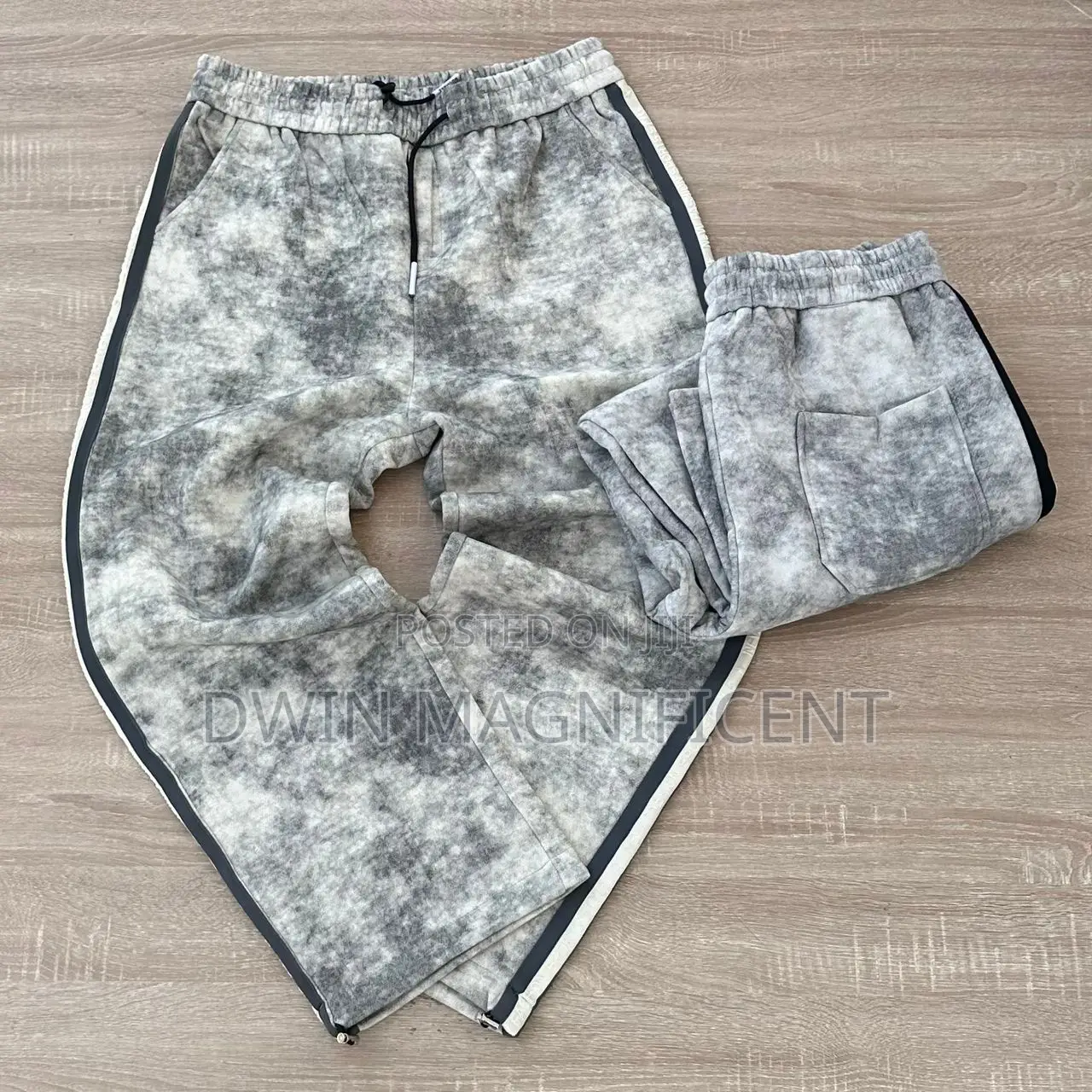 100% Thick Jogger Pants