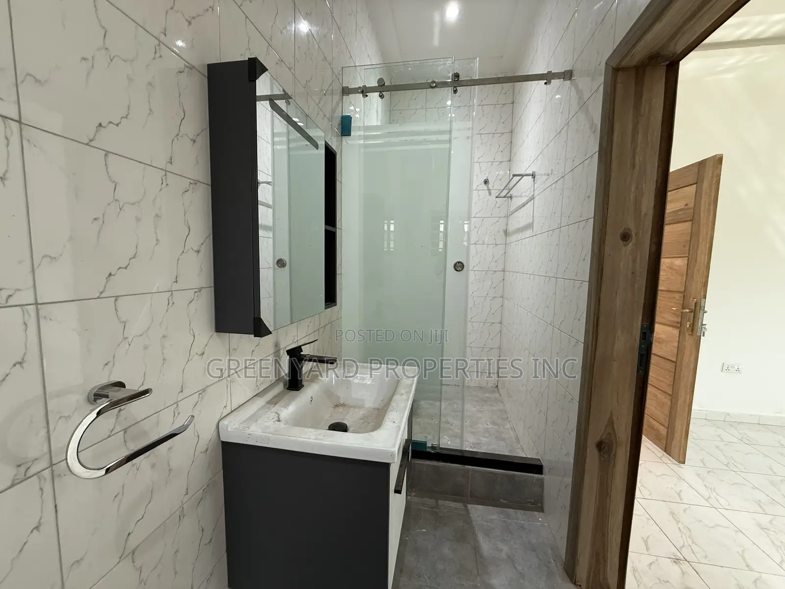 2bdrm Apartment in Ars, East Legon for rent