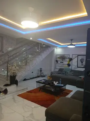 5bdrm House in Ayikuma, Dodowa for sale
