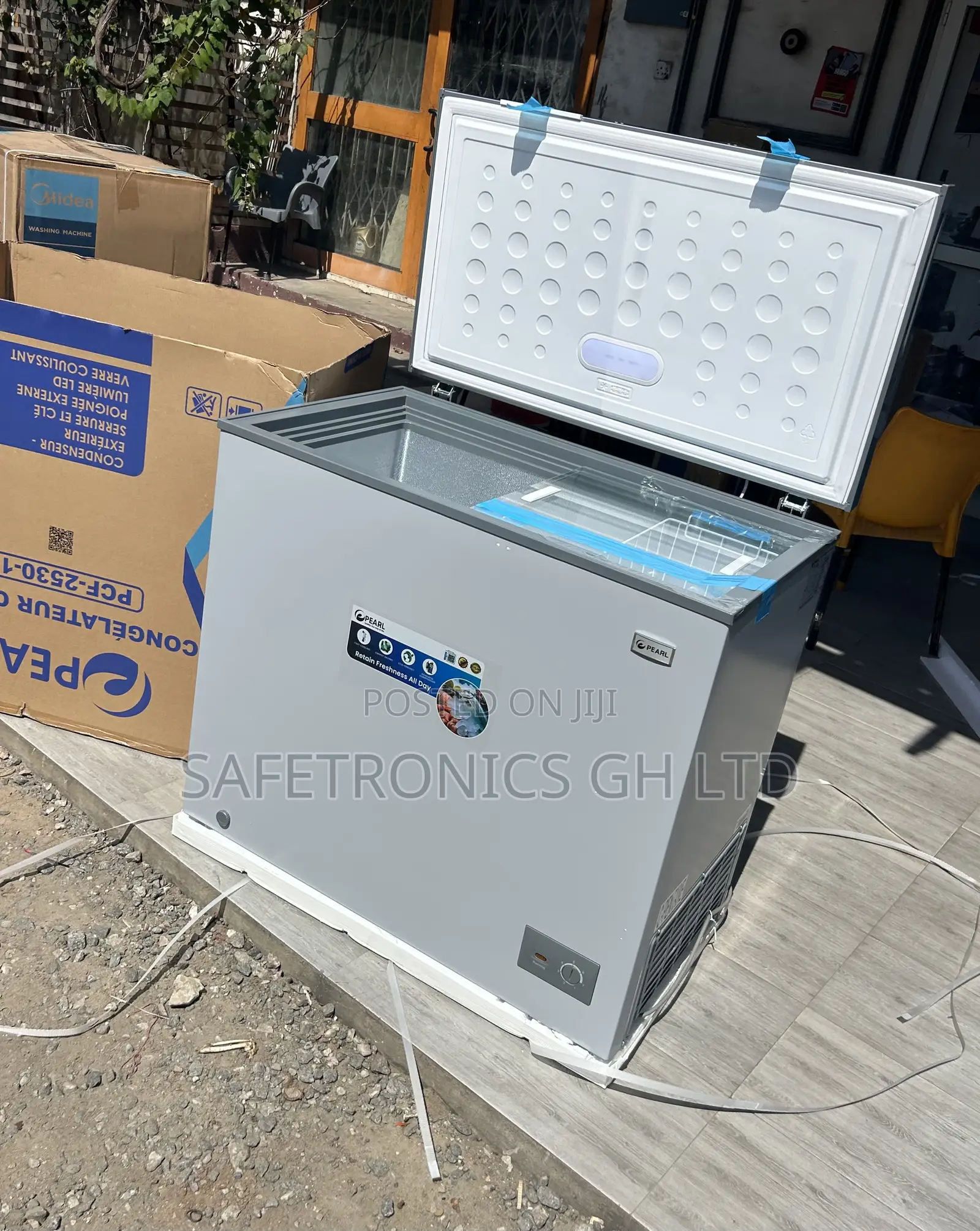 Pearl Low Noise Pearl 200 Liters 1 Door Grey Electric PCF-2530-1a