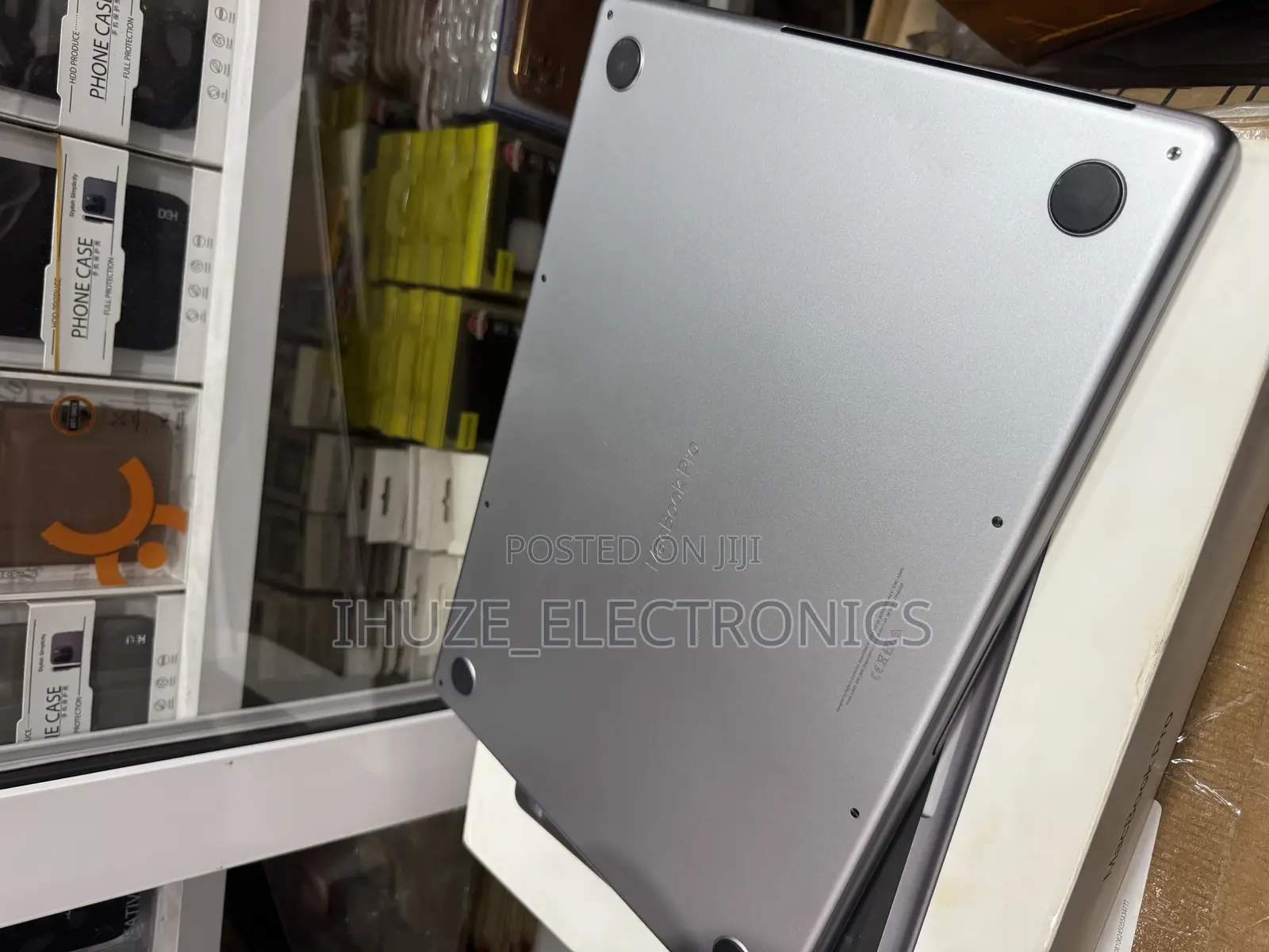Laptop Apple MacBook Pro 2021 M1 16GB Apple M1 Pro SSD 512GB