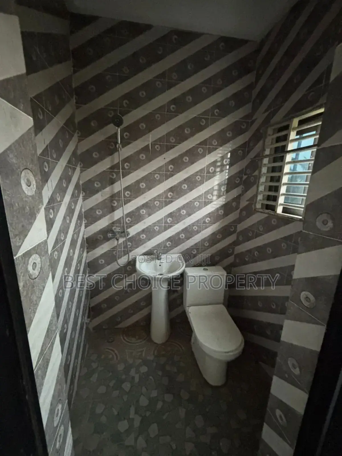 Cchamber and Hall Sc for Rent at Adenta Commandos
