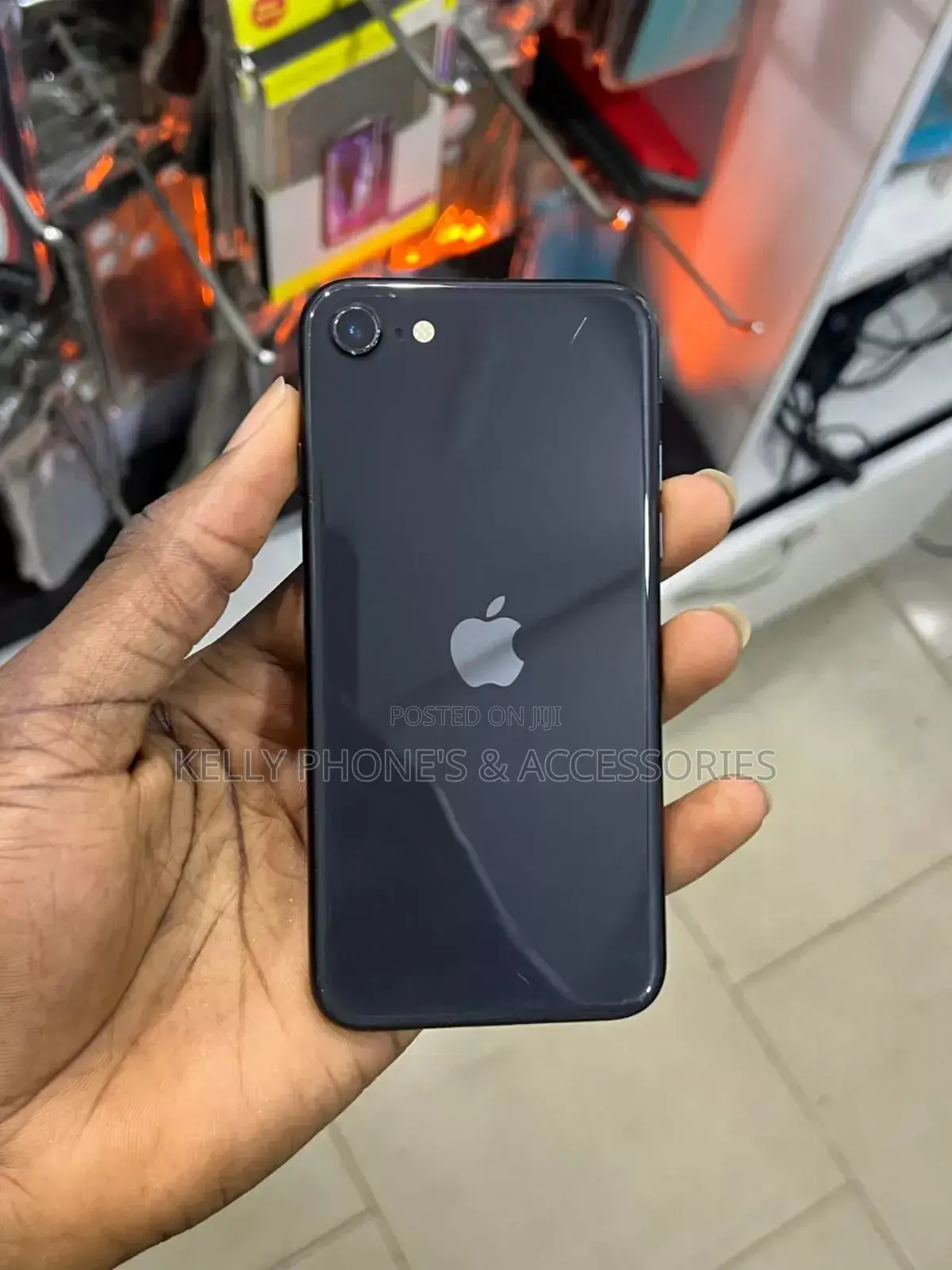Apple iPhone SE (2020) 128 GB Black