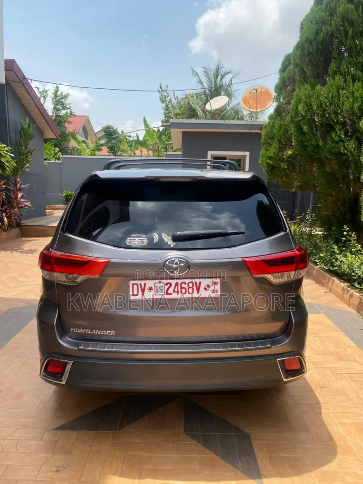 Toyota RAV4 XLE 4dr SUV (2.5L 4cyl 6A) 2018 Brown