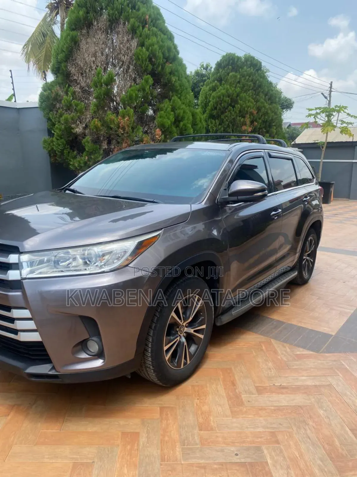 Toyota RAV4 XLE 4dr SUV (2.5L 4cyl 6A) 2018 Brown