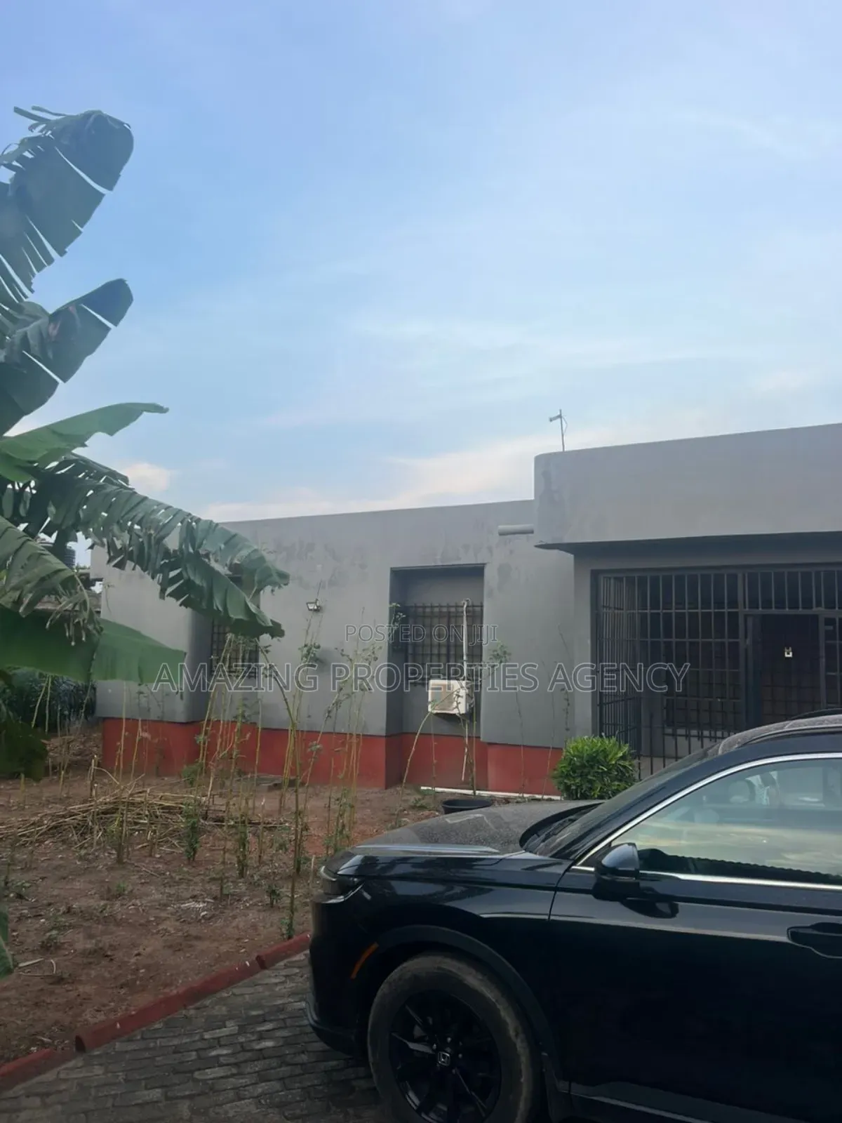90x100 Land With 4 Bedrooms