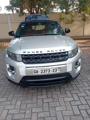 Land Rover Range Rover Evoque Prestige 4dr SUV AWD (2.0L 4cyl Turbo 9A)