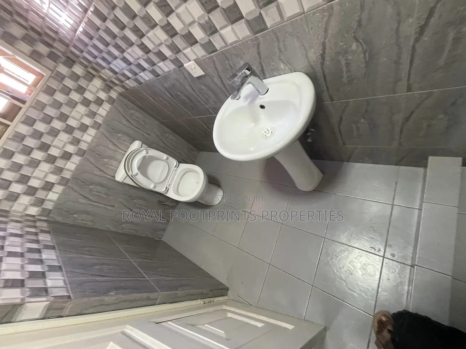 3bdrm House in British, East Legon for rent