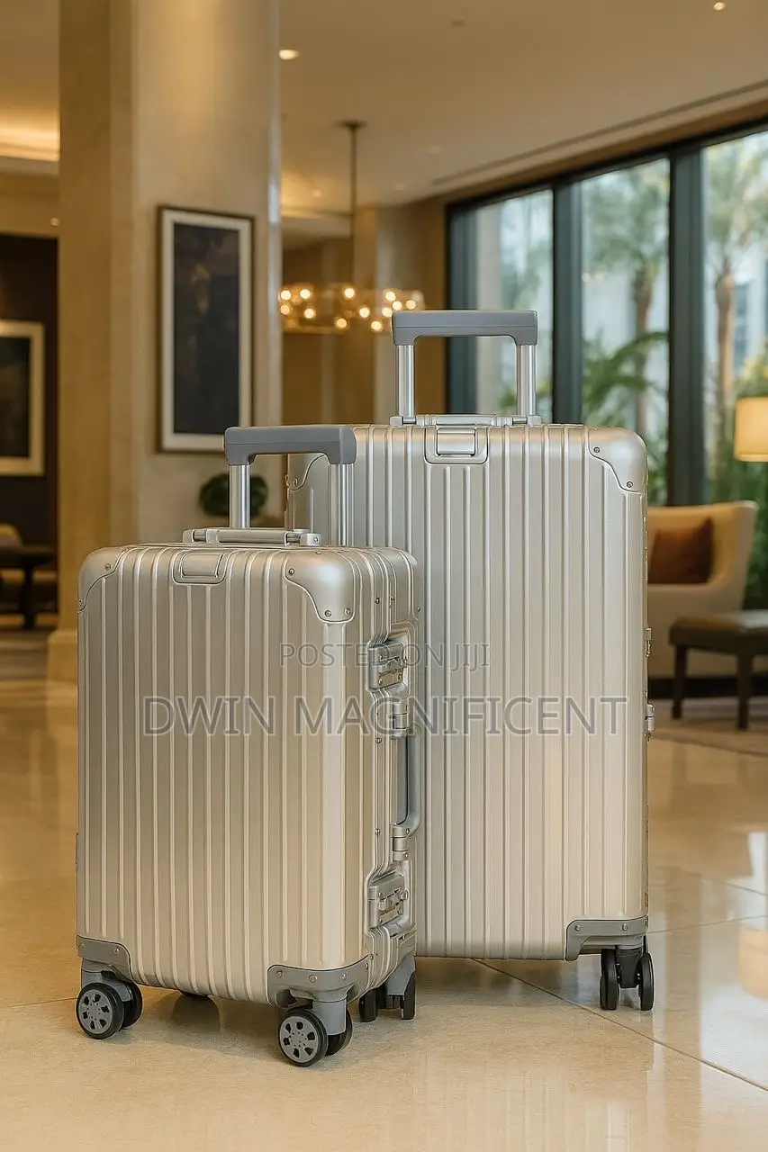 Unbreakable Suitcase/ Luggage/ Travel Bag (20 24 Inches)