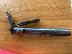 L16 Tripod (Selfie Stick)