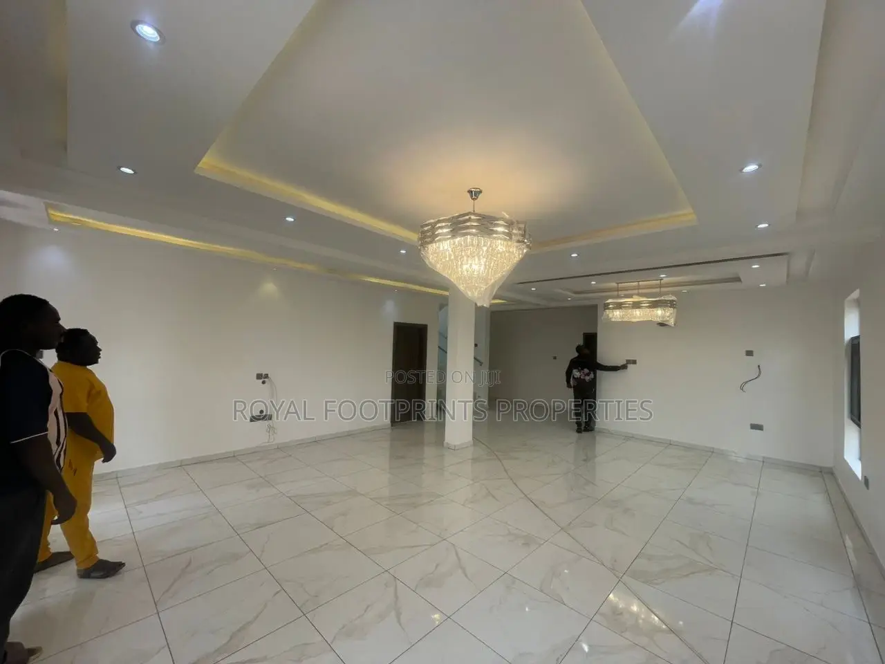 5bdrm House in Luxelooks Properties, East Legon for sale