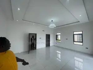 5bdrm House in Luxelooks Properties, East Legon for sale