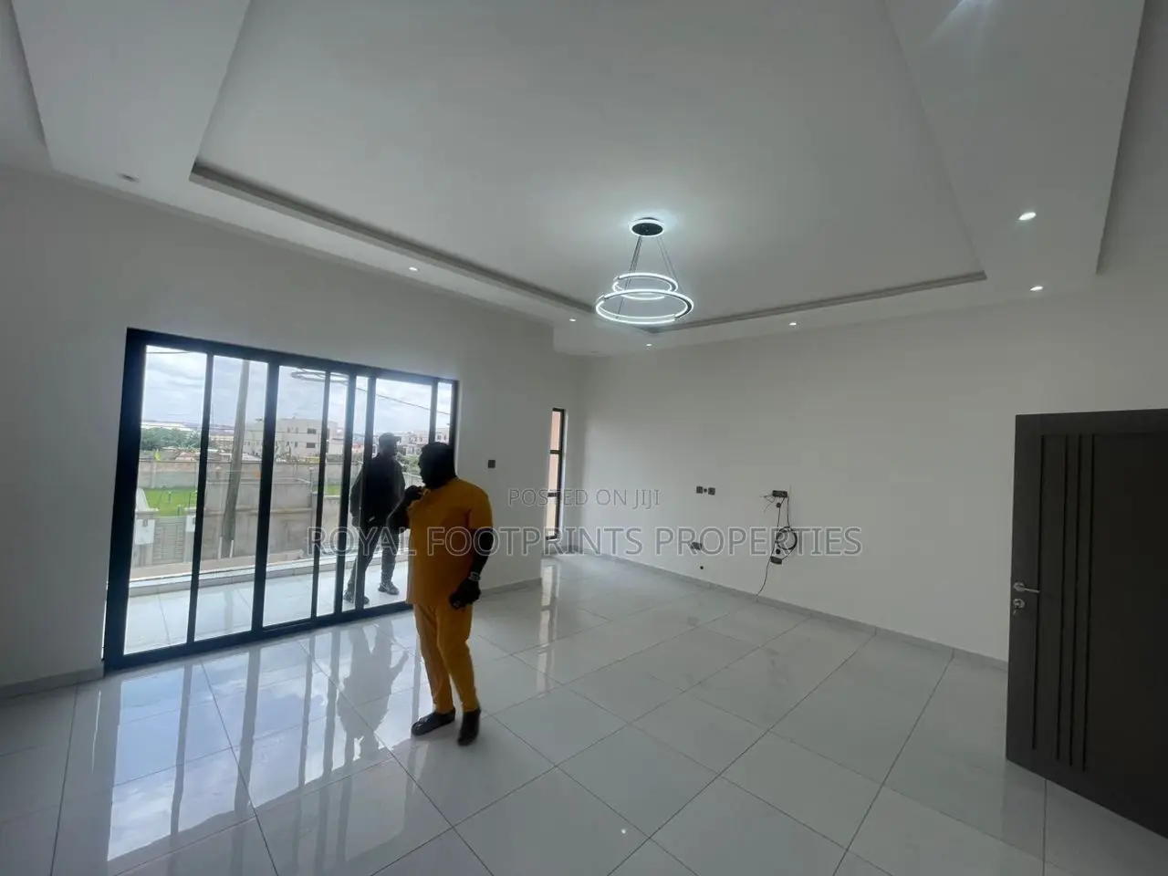 5bdrm House in Luxelooks Properties, East Legon for sale