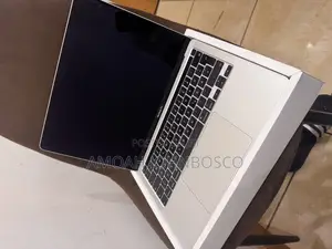 Laptop Apple MacBook 2020 8GB Intel Core I5 SSD 256GB