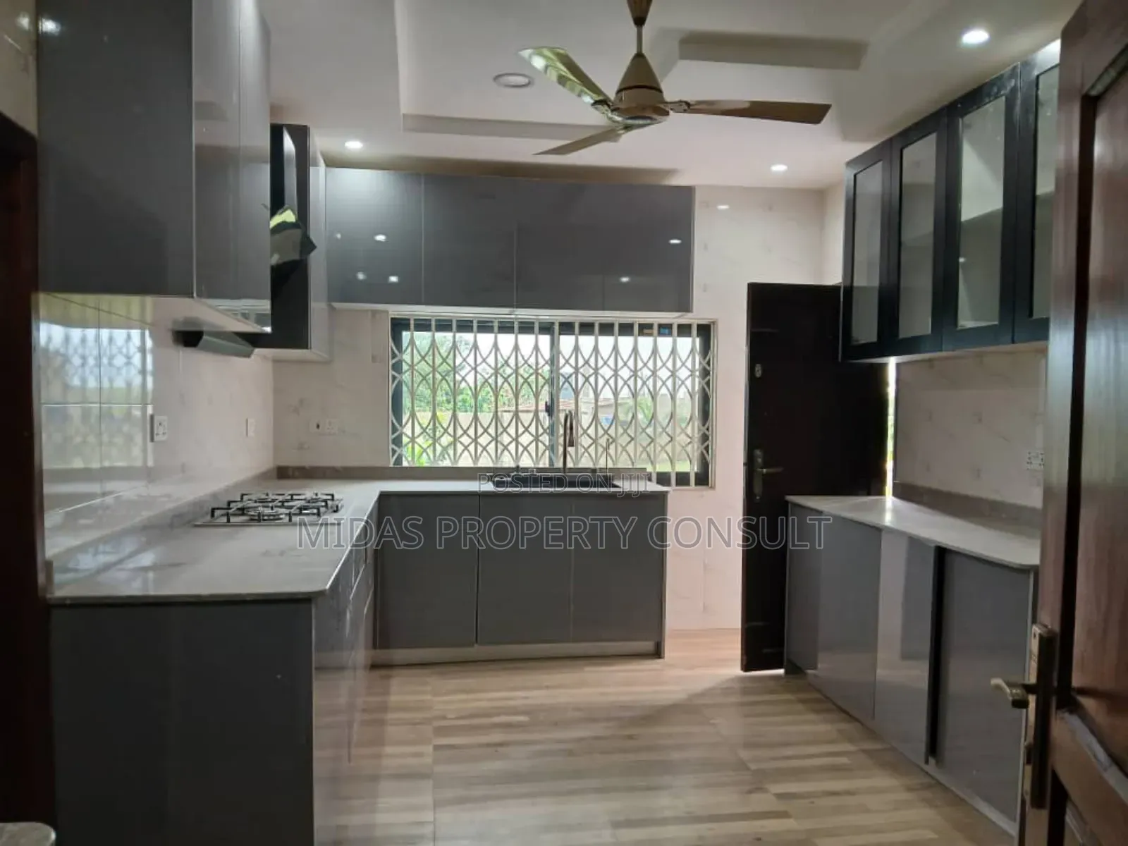4bdrm House in Amrahia for sale