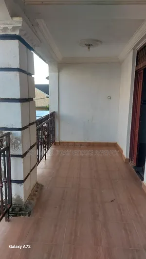 3bdrm Apartment in Bori To Pray Estate, Ejisu-Juaben Municipal for rent