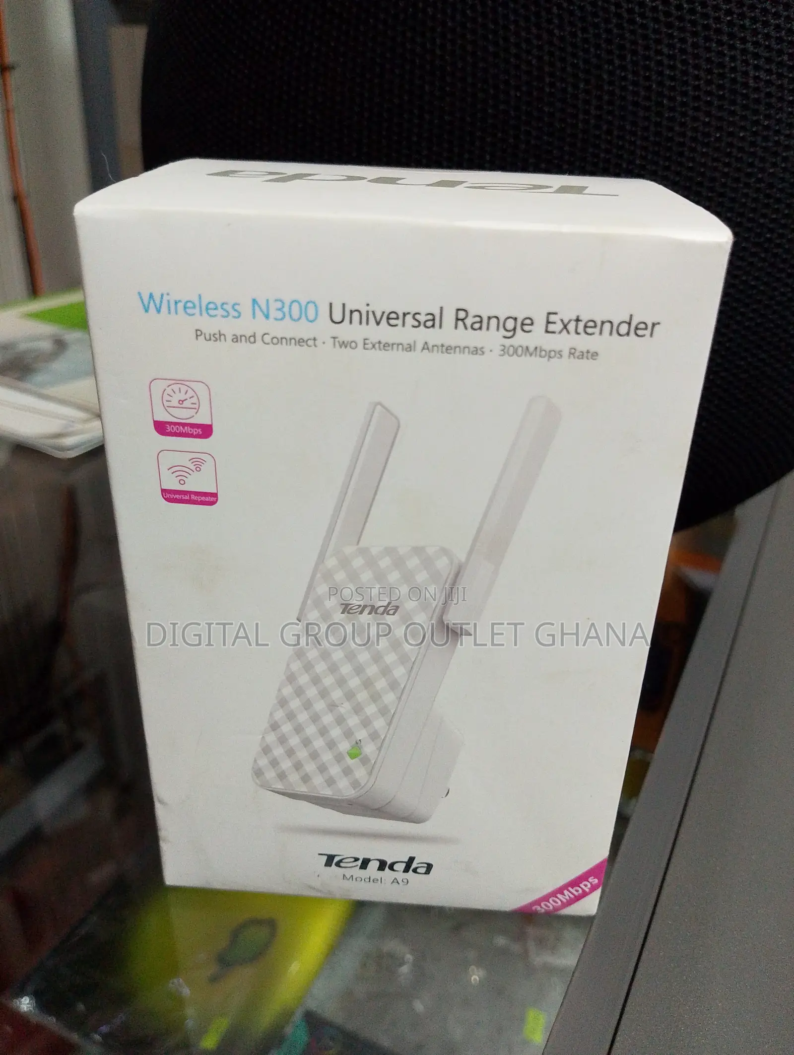 Wireless N300 Universal Range Extender