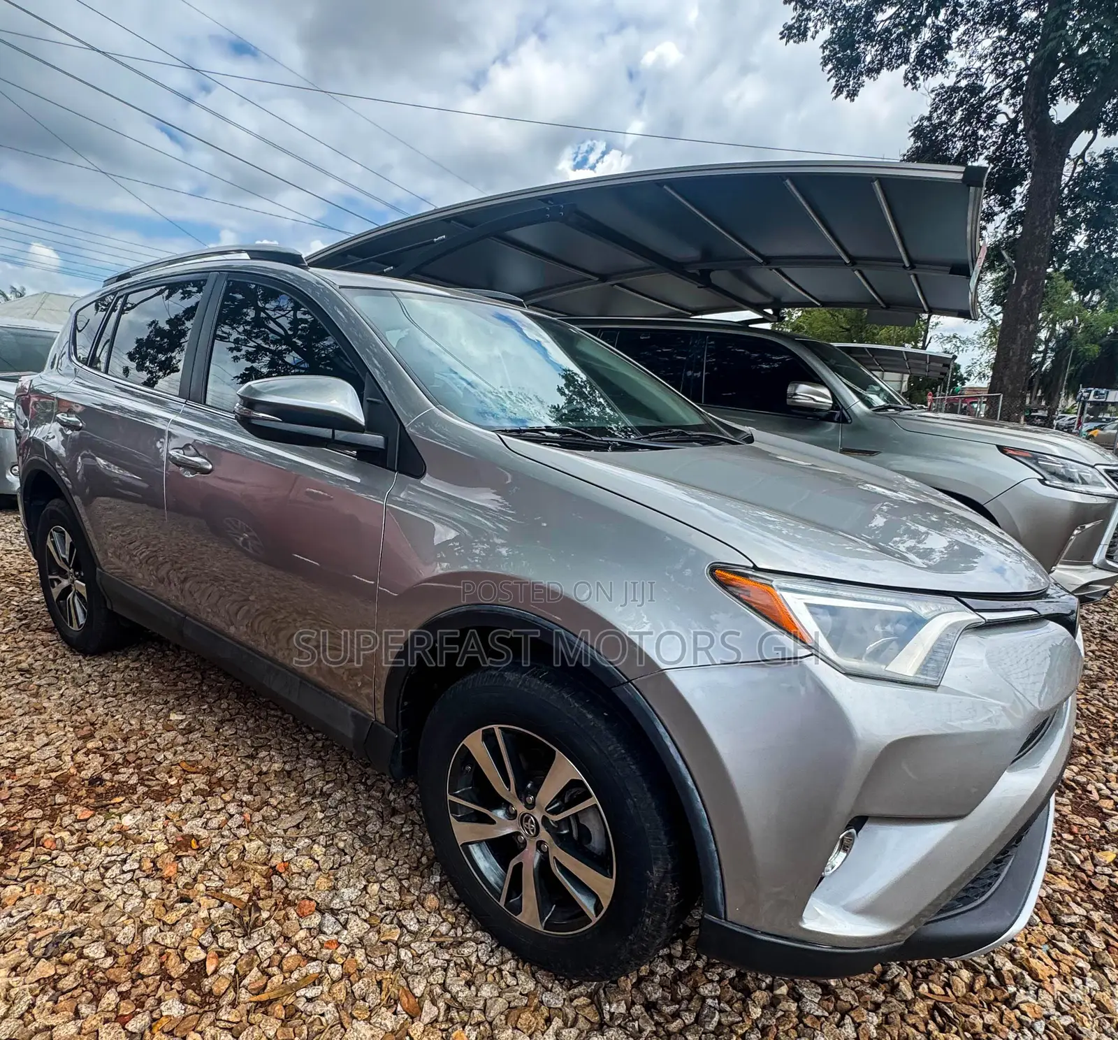 Toyota RAV4 XLE 4dr SUV (2.5L 4cyl 6A) 2018 Gray