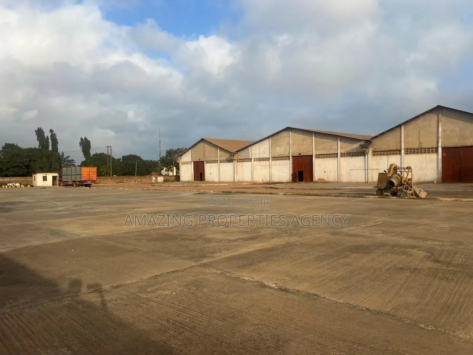 For Sale Werehouse Tema Industral Area Is 2.37 Acres 2400 Meters