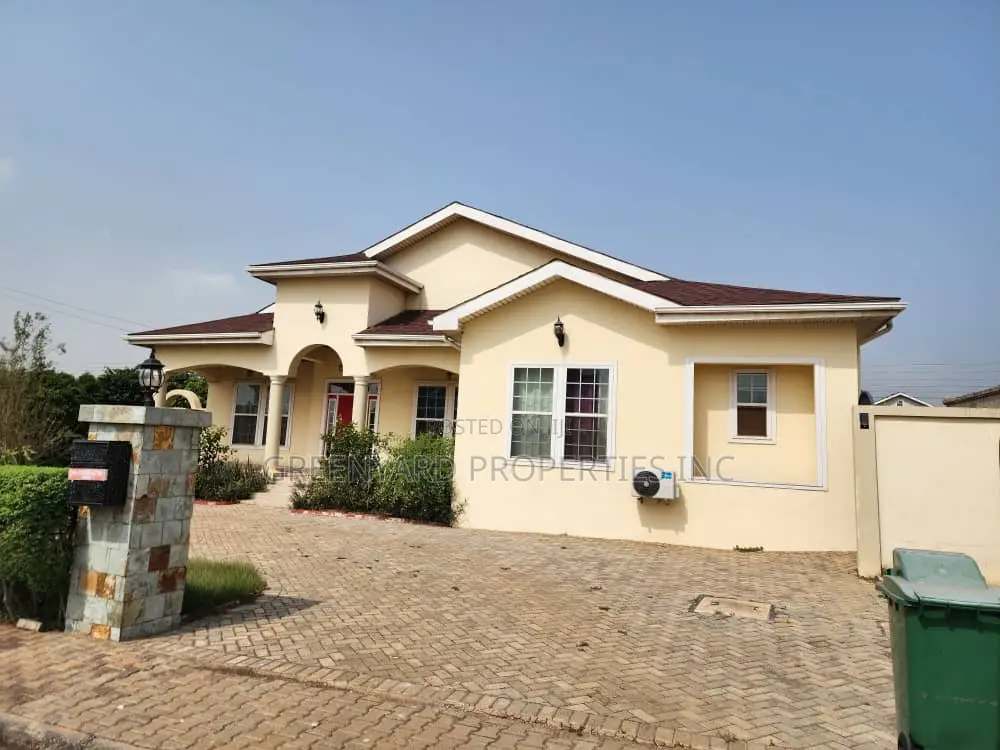 4bdrm House in C25 Royal Palm, Tema Metropolitan for sale