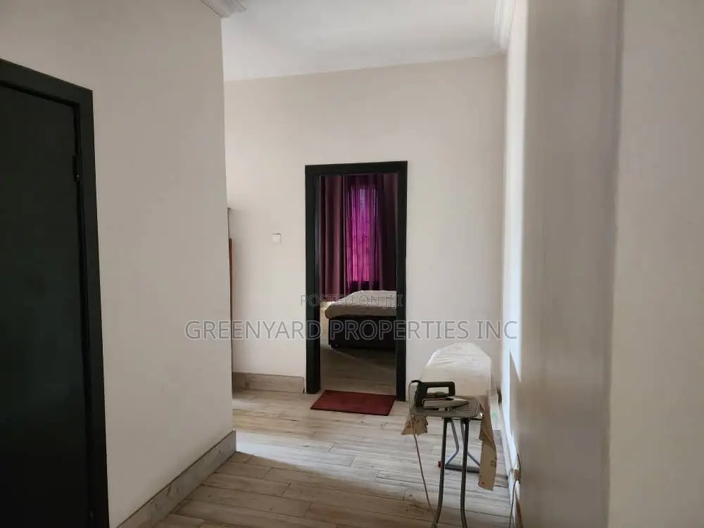 4bdrm House in C25 Royal Palm, Tema Metropolitan for sale