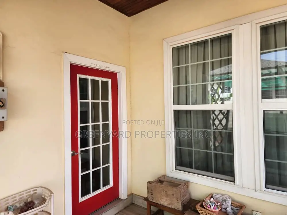 4bdrm House in C25 Royal Palm, Tema Metropolitan for sale