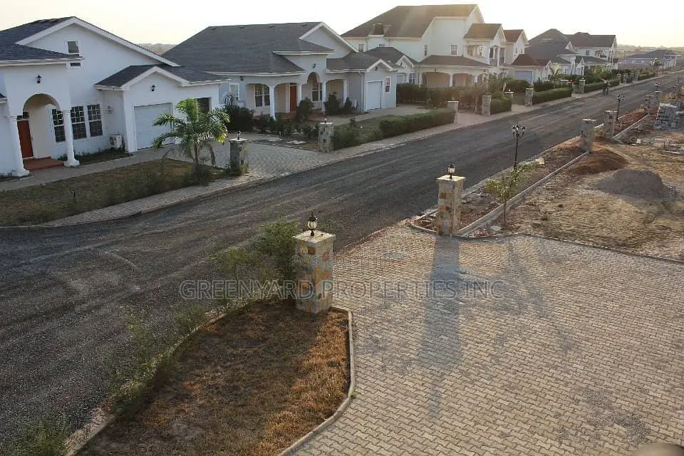 4bdrm House in C25 Royal Palm, Tema Metropolitan for sale