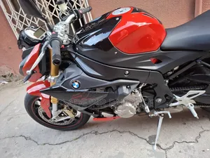 BMW S 1000 R 2020 Red