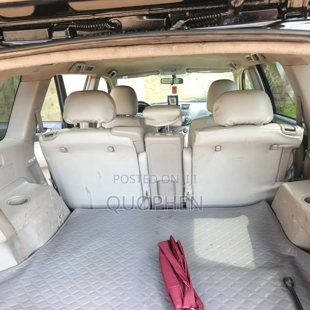 Toyota Highlander LE 4dr SUV AWD (3.5L 6cyl 6A) 2015 Black