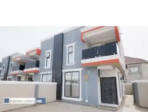 3bdrm Apartment in Community 25 for sale