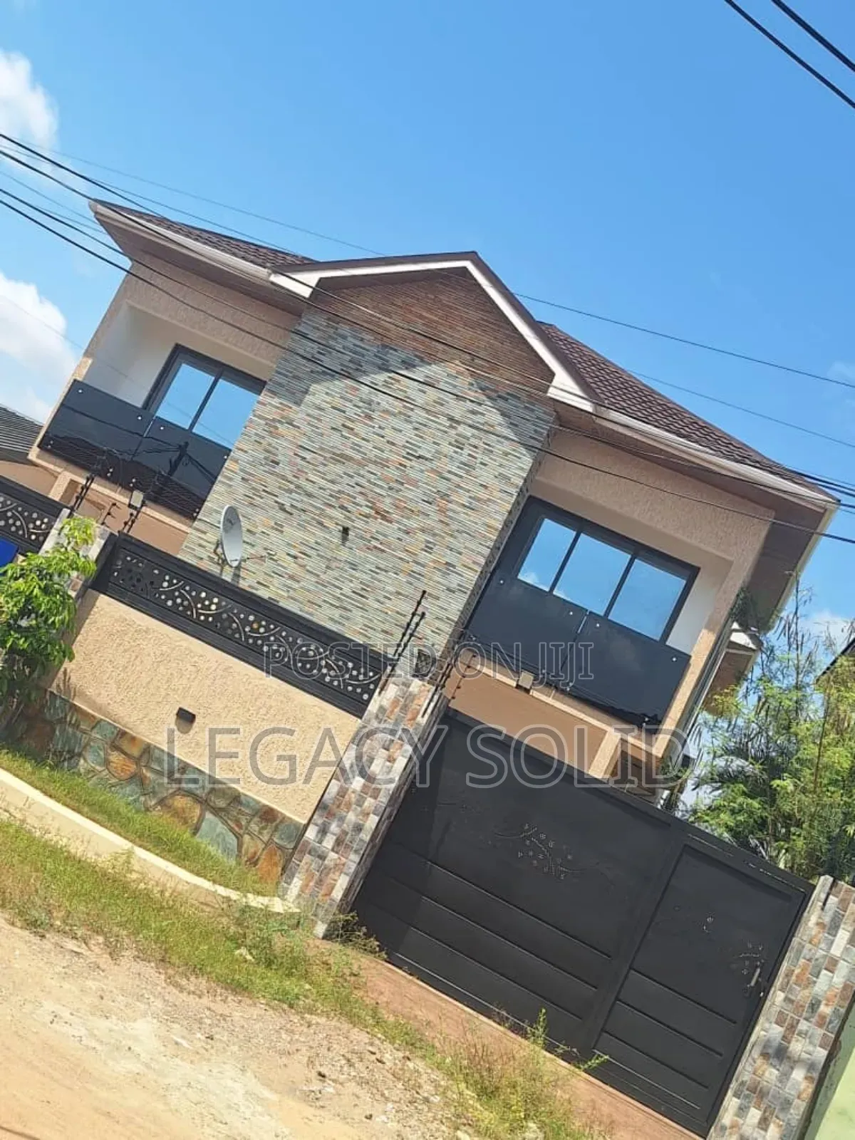 4bdrm Duplex in Legacy  Solid Real, Spintex for rent