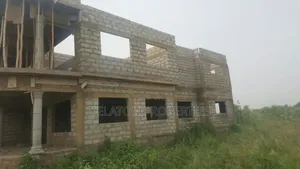 6bdrm House in Tema Metropolitan for sale