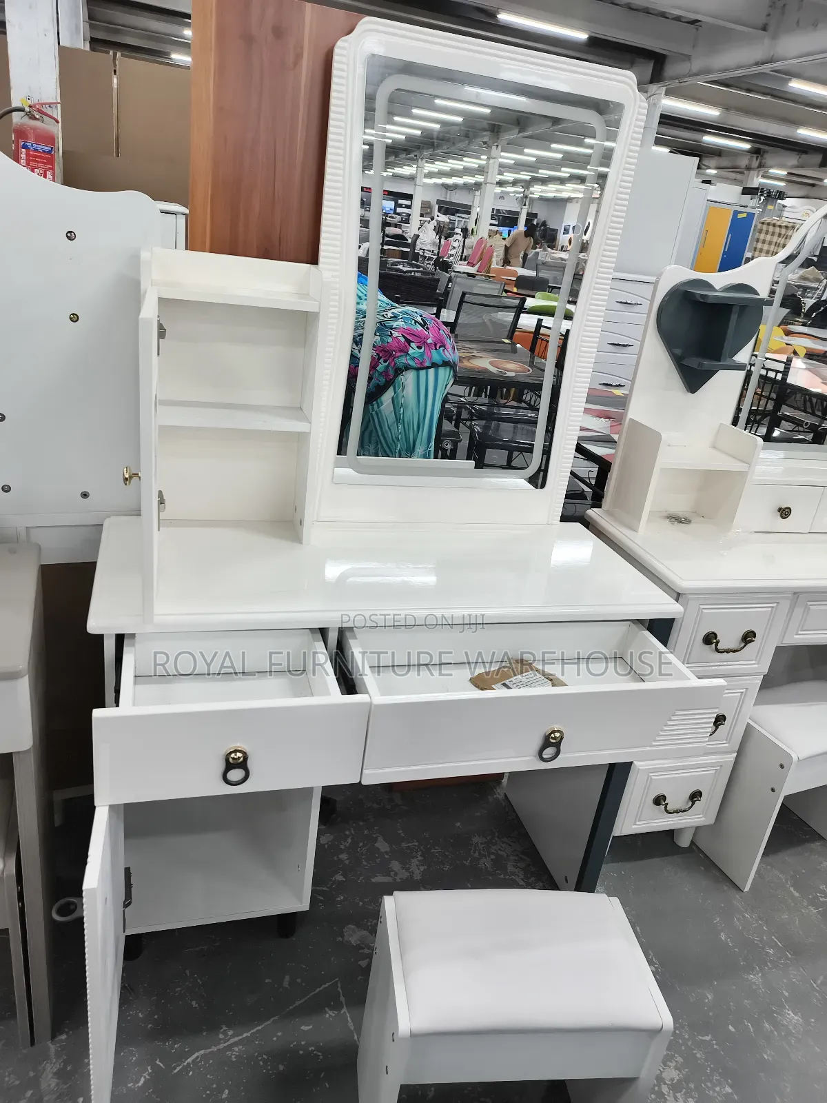 Dressing Table With Led Mirror