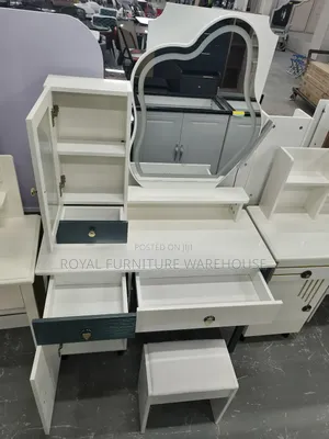 Foreign Type Dressing Table With Light Mirror