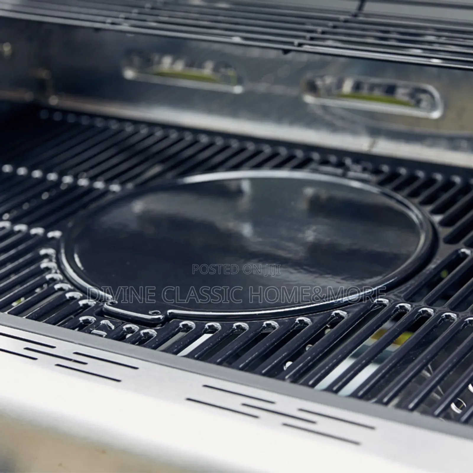 Outback Meteor 4-Burner Hybrid Gas Charcoal BBQ With a Side Burner